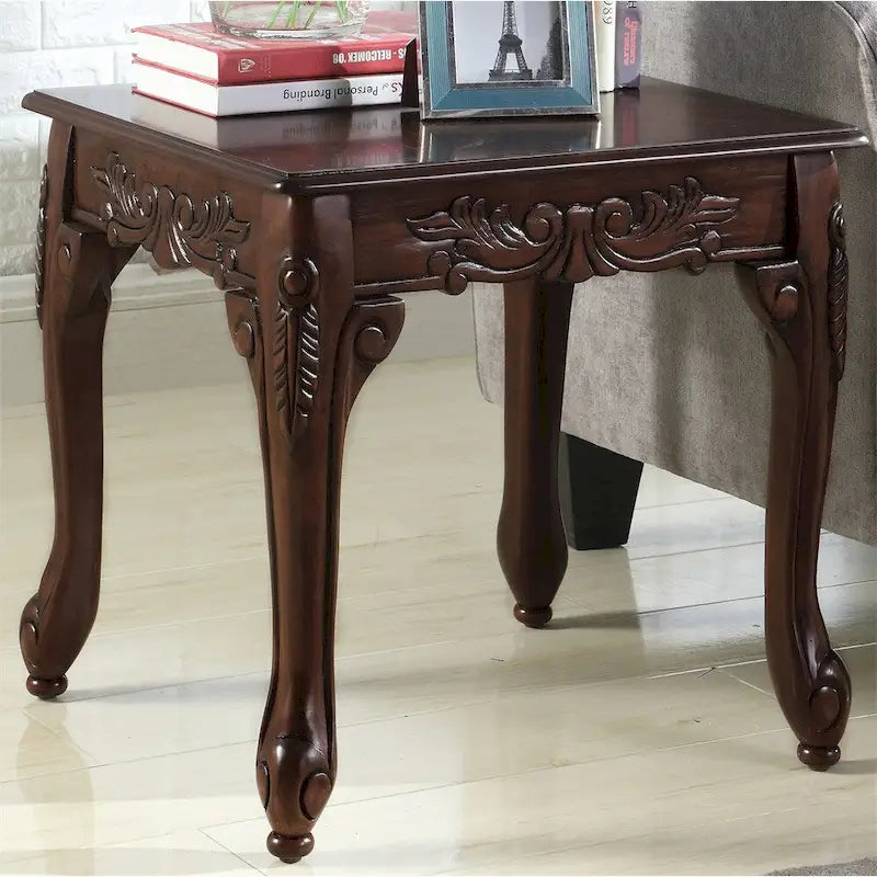 Mesa auxiliar de madera tradicional marrón con patas en forma de garra